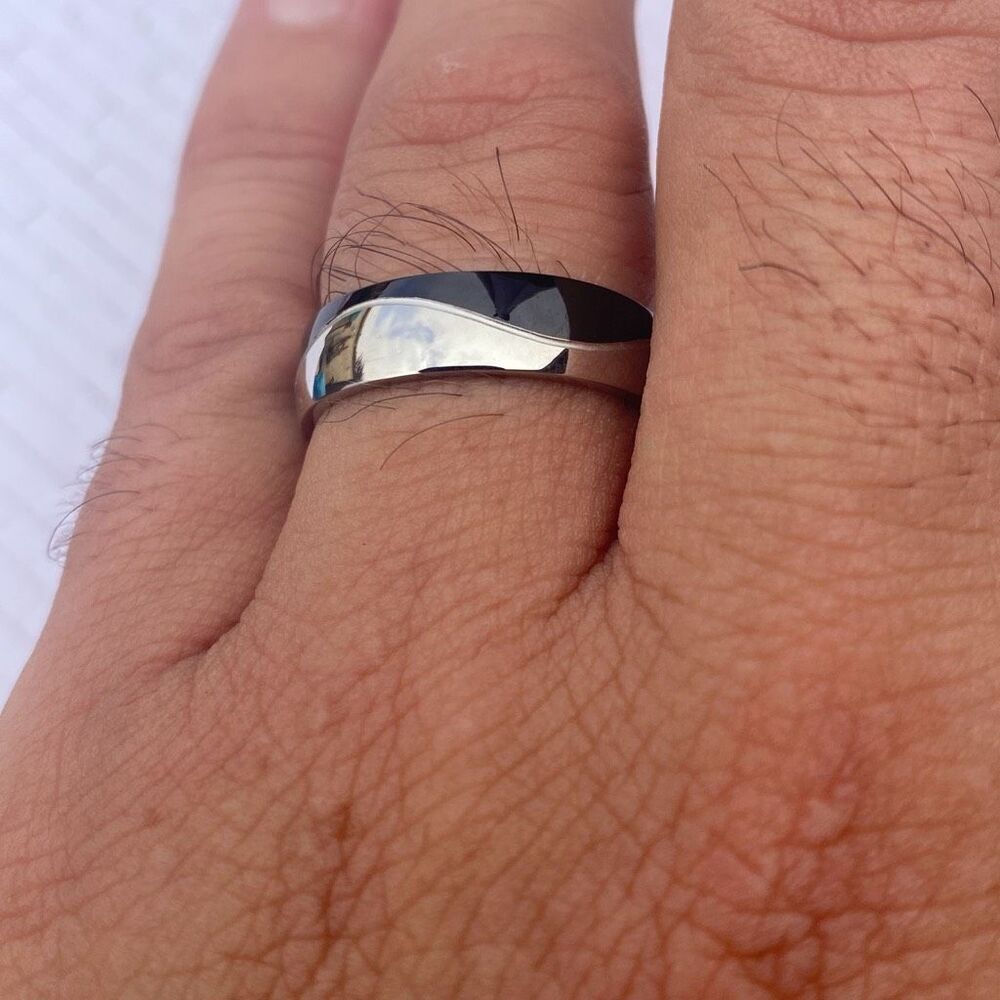 Men’s Stainless Steel Ring Size 11 Black & Silver Wave Design Band